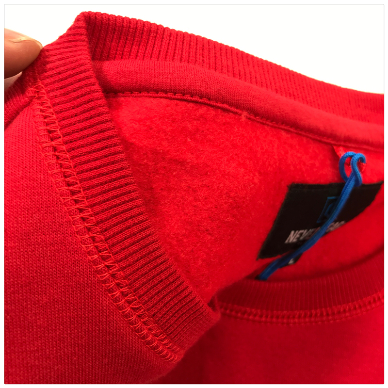 Mua tay tip hàng hóa, chống mùa giảm giá lỏng người đàn ông và phụ nữ mô hình vòng cổ appliqué thêu cộng với nhung áo len đỏ quần áo đẹp nữ