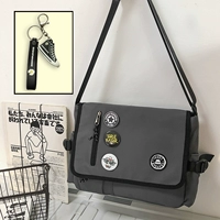 Темно -серые кроссовки [отправьте три значка случайных]