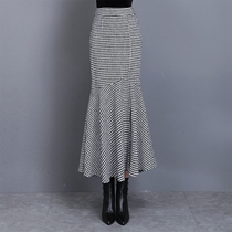 Autumn and winter thousands of birds gairy wow half body dress woman high waist pituality with a long section A character open fork plaid bag hip fish tail skirt asd