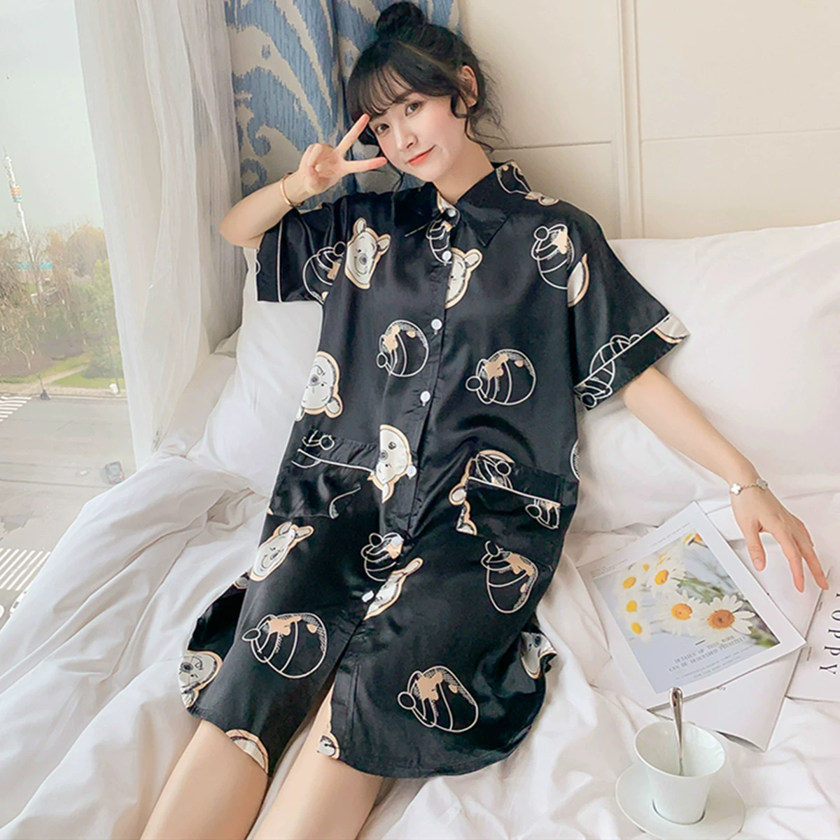 Váy ngủ nữ mùa hè băng lụa ngắn tay hoạt hình gấu Pooh đồ ngủ nữ mỏng dễ thương mùa xuân và mùa thu cộng với kích thước lỏng lẻo dịch vụ tại nhà - Đêm đầm