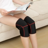 Скалью на коленях теплое нагревание колена горячее примерное покрытие коленное покрытие с лаком