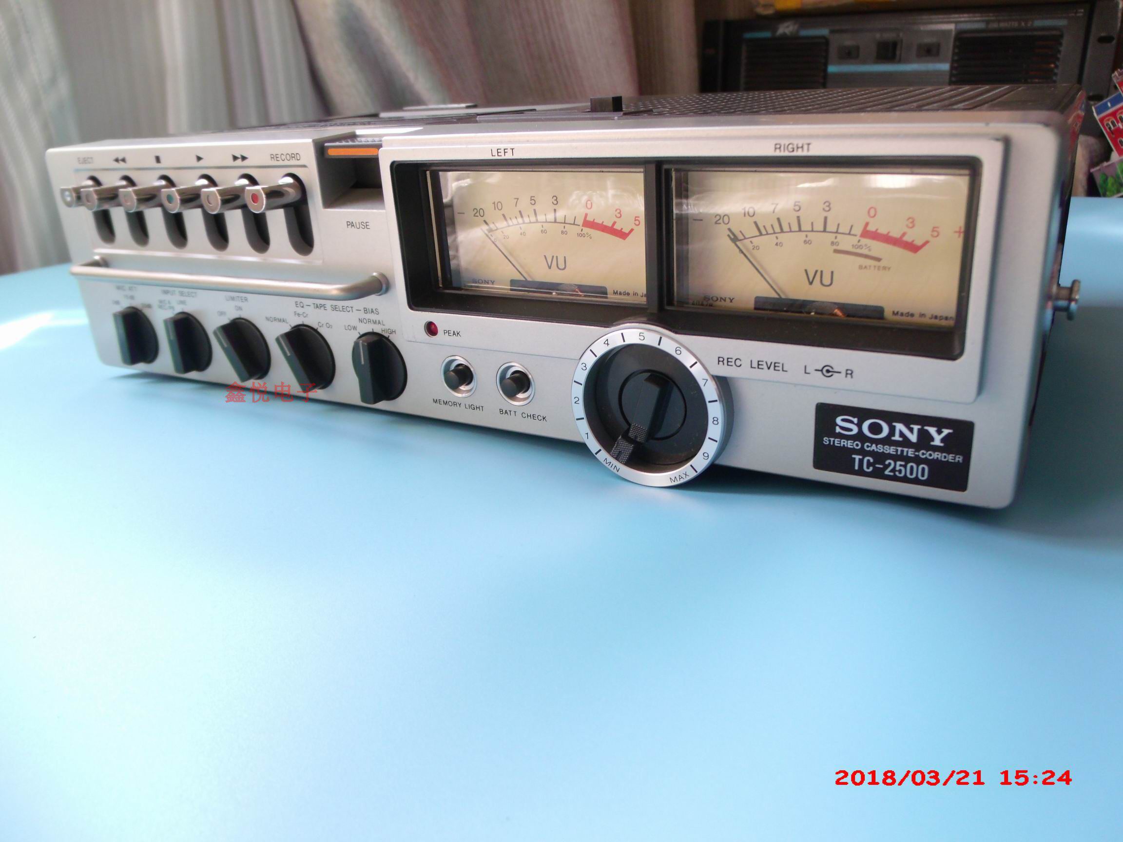 Professional maintenance tape tape tape hands - hearing repair radio repair tag and tone