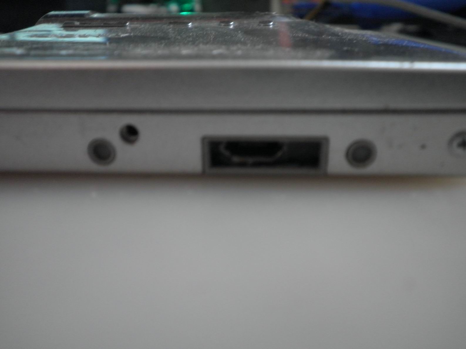 SONY MZ-N10 change the data port base battery box can not