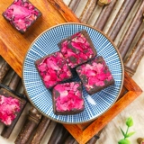 Юньнань Роуз Старый черный сахарный блок коричневый сахар имбирь