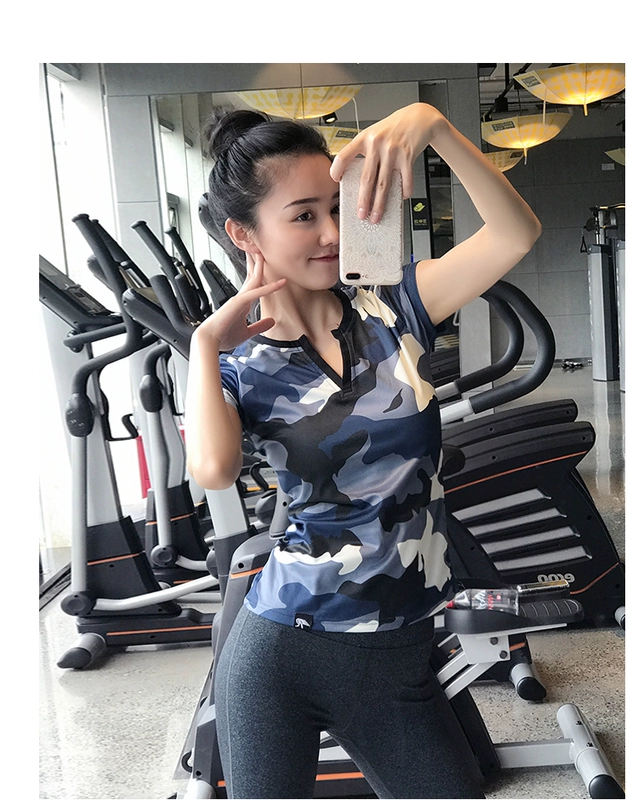Lan mẫu ngụy trang thể thao áo thun ngắn tay nữ Xia lỏng thoáng khí nhanh khô là quần mỏng tập thể dục yoga nửa tay - Áo phông thể thao