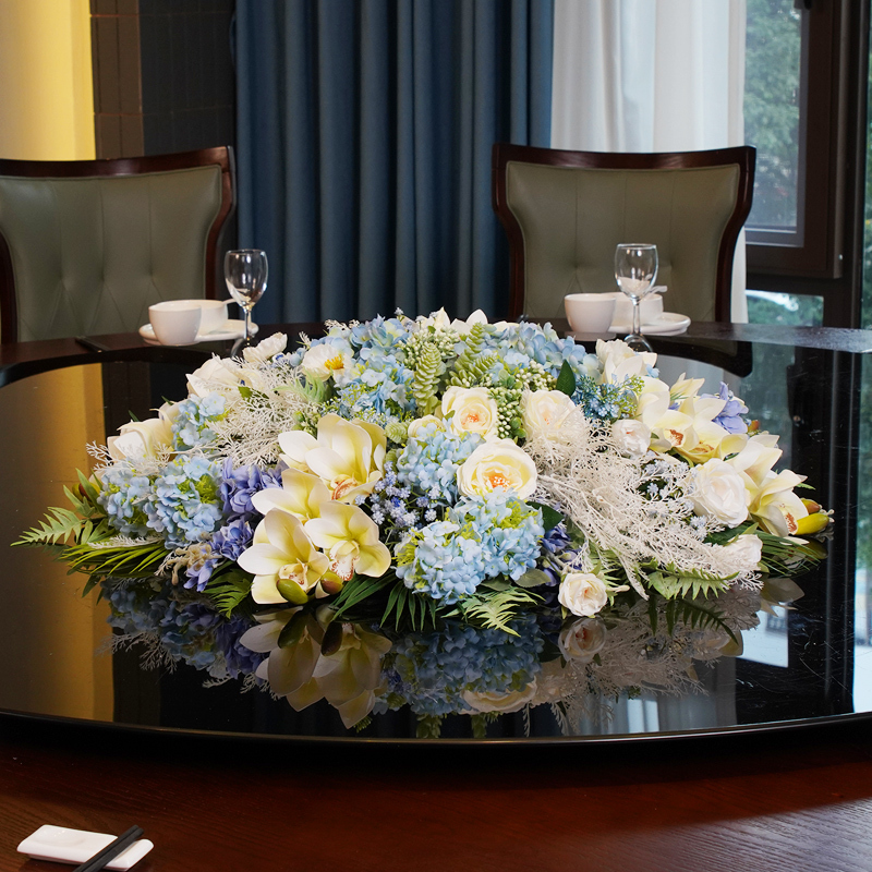 Hotel Large Round Table Centerpiece Flower Arrangement, Round Rotating Tray with Artificial Flowers, Chinese-Style Decorative Flower Arrangement on the Dining Table Hotel Large Round Table Centerpiece Flower Arrangement, Round Rotating Tray with Artificial Flowers, Chinese-Style Decorative Flower Arrangement on the Dining Table
