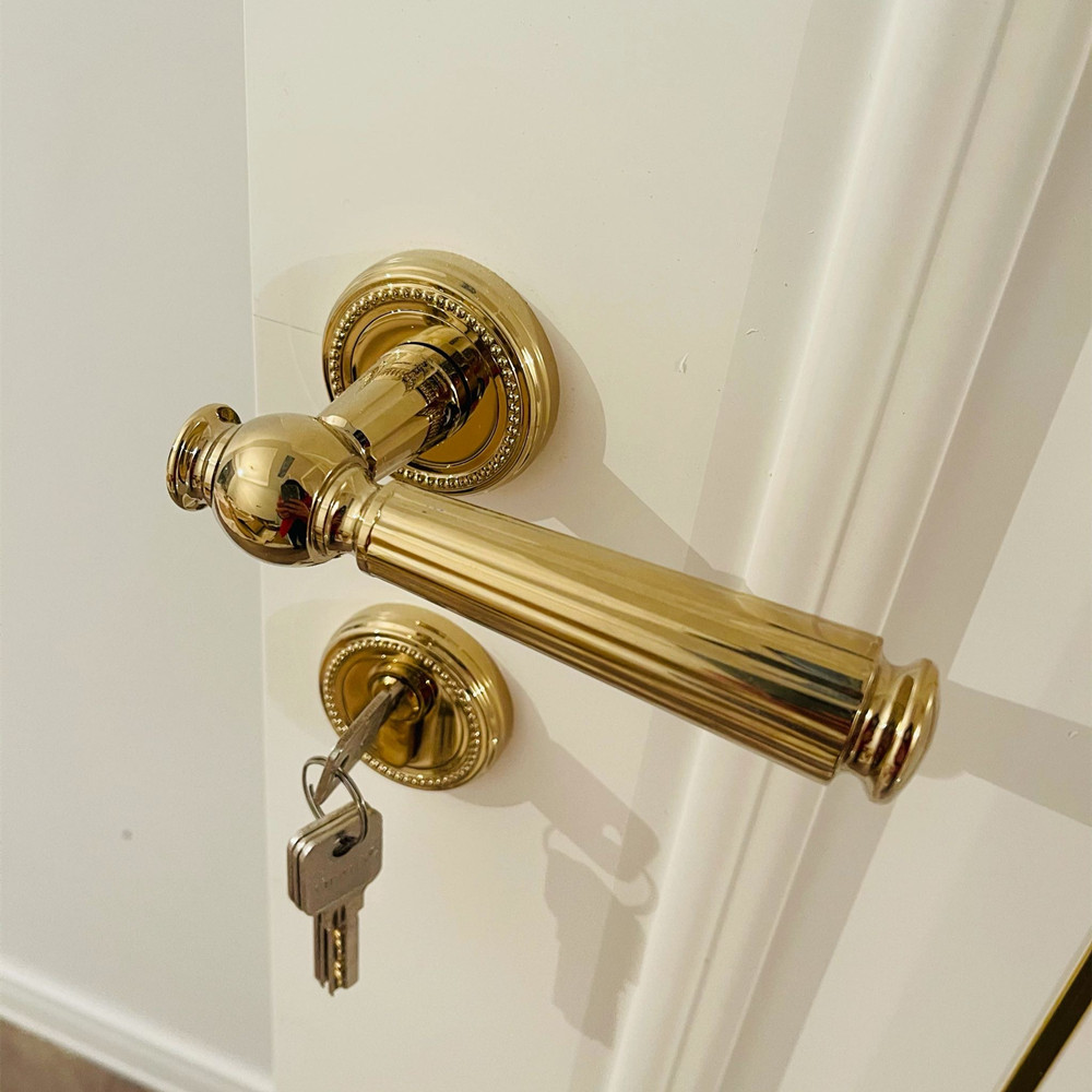 Ythyme American golden door lock light and luxurious indoor Nordic French style room door lock bedroom handle magnetic attraction silent door lock