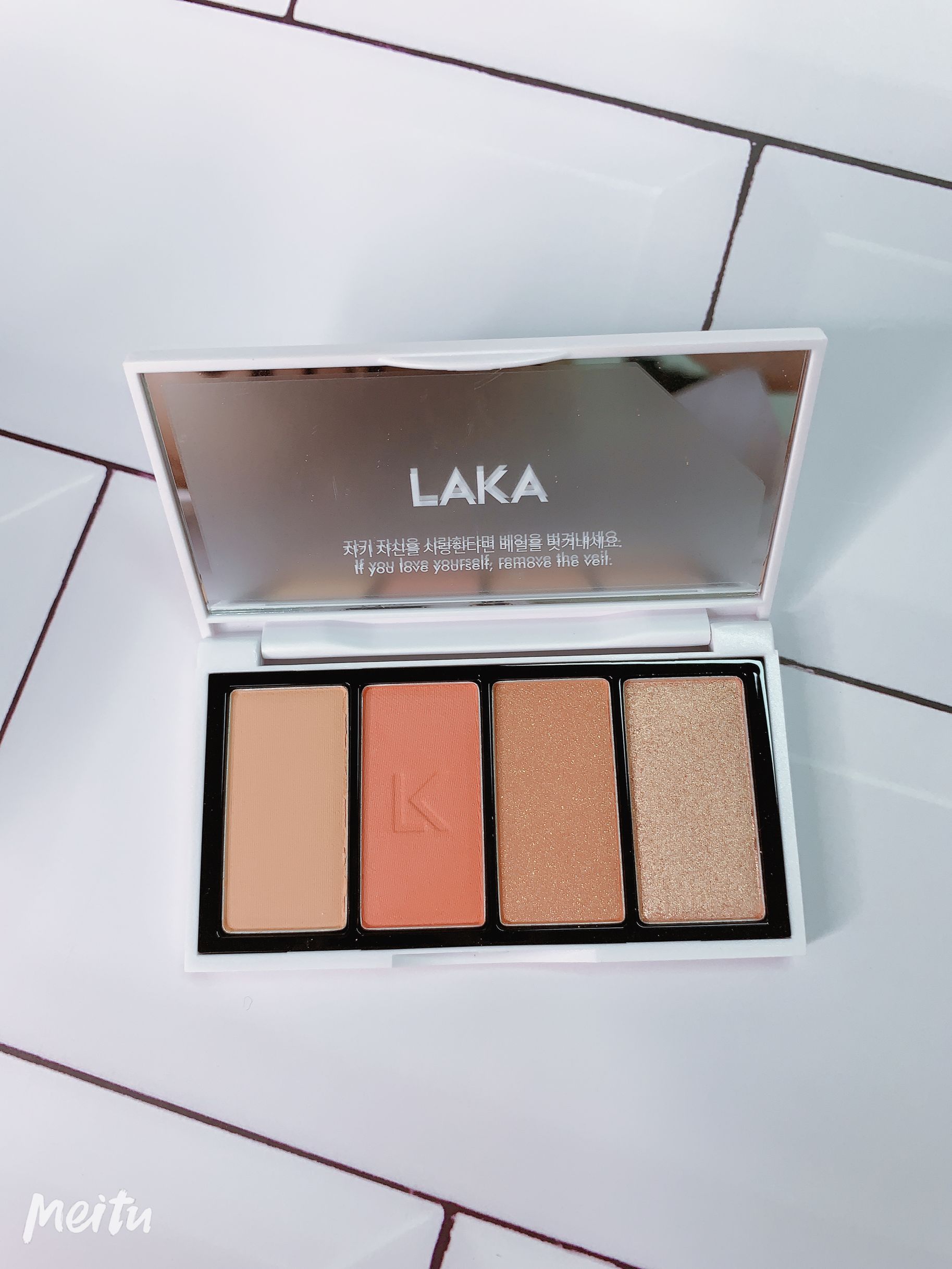Korea LAKA JUST EYESHADOW FOUR-color eye shadow tray MATTE pearlescent hummus powder EARTH color