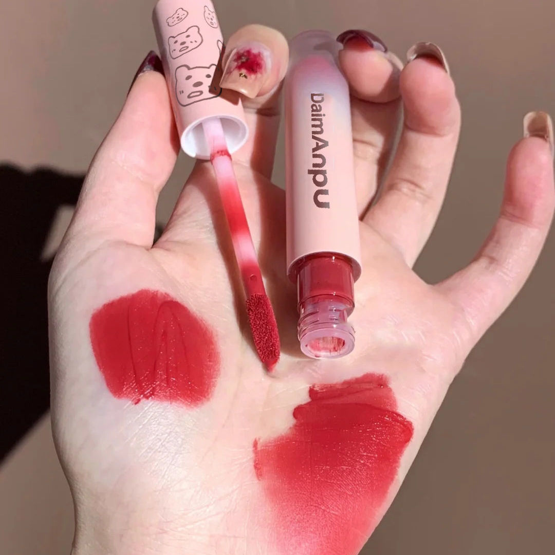 Pink Small Bear Explicit White Lip Glaze not to fall color lipstick Persistent Moisturizing Nourishing Lip carnibals Female Lip Clay small crowdbrand