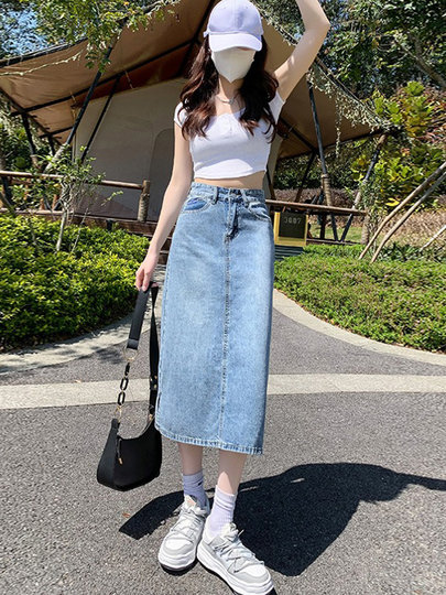 Джинсовая юбка с разрезом для женщин, весенне-осенняя тонкая модель средней длины, новинка 2025 года, юбка А-силуэта с высокой талией, облегающая и стройнящая.