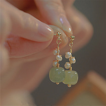 S925 Silver Needle Series jade string of bead ear nails and Tian Yuzhong earring pearl ear crashes star Han brilliant ear decorations