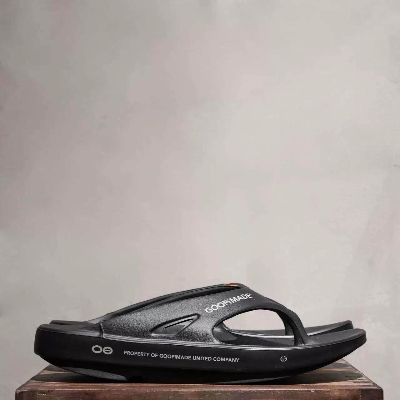 BRidggge spot GOOPiMADE x OOFOS водонепроницаемые резиновые амортизированные удобные шлепанцы