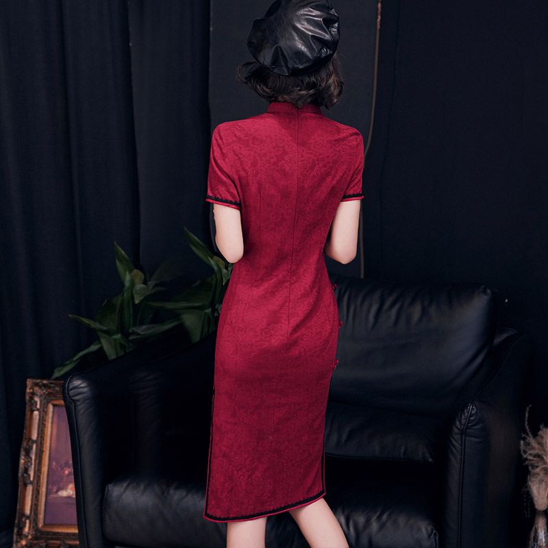 Lightweight short elegant cheongsam, Chinese style, 2020 Lightweight short elegant cheongsam, Chinese style, 2020