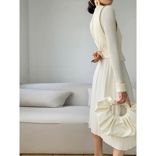 Шерстяное платье, юбка, комплект, коллекция 2021, в стиле Шанель, яркий броский стиль