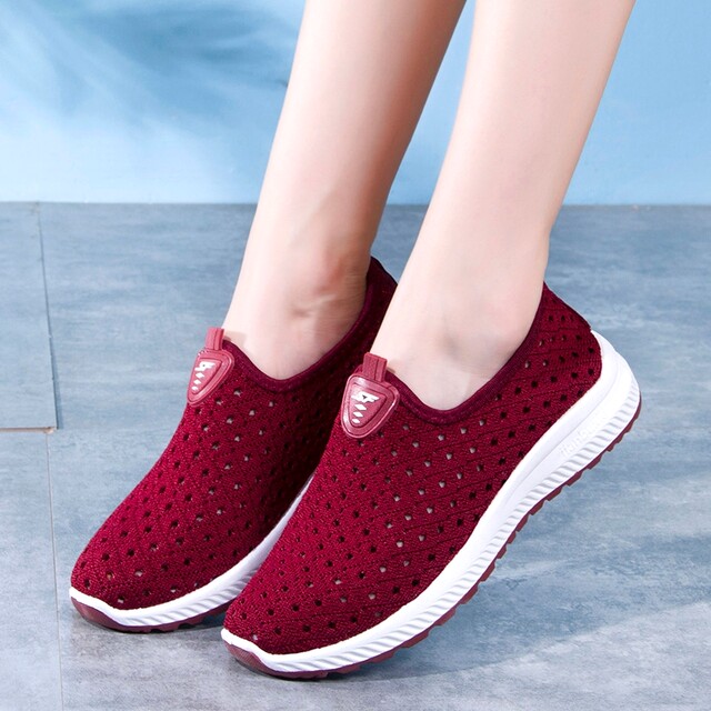 Shoes women's summer old Beijing cloth shoes women's hollow breathable mesh shoes women's casual mesh slip-on women's shoes mother shoes