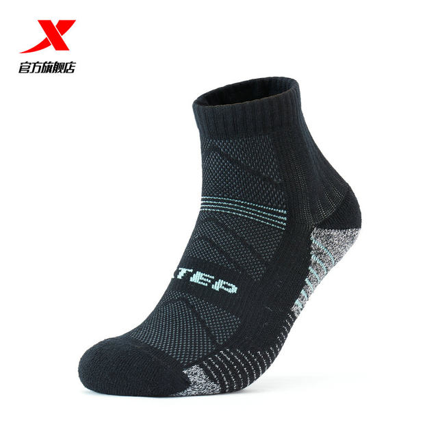 Xtep Sports Socks ຖົງຕີນແລ່ນມືອາຊີບຂອງຜູ້ຊາຍແລະແມ່ຍິງ 3 ຄູ່ຂອງຖົງຕີນຕ້ານເຊື້ອແບັກທີເຣັຍຕ້ານກິ່ນຕີນ terry terry breathable cushioning socks