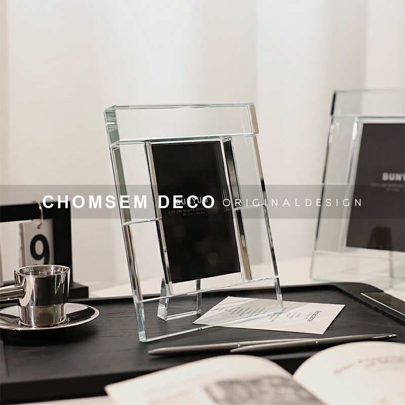 Modern High-End Light Luxury Crystal Photo Frame Desktop Ornaments for Sales Offices, Model Rooms, Living Rooms, Study Rooms, and Office Soft Decoration
