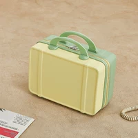 Желто-зеленый