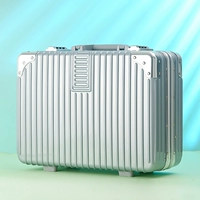 Серебристо-серый