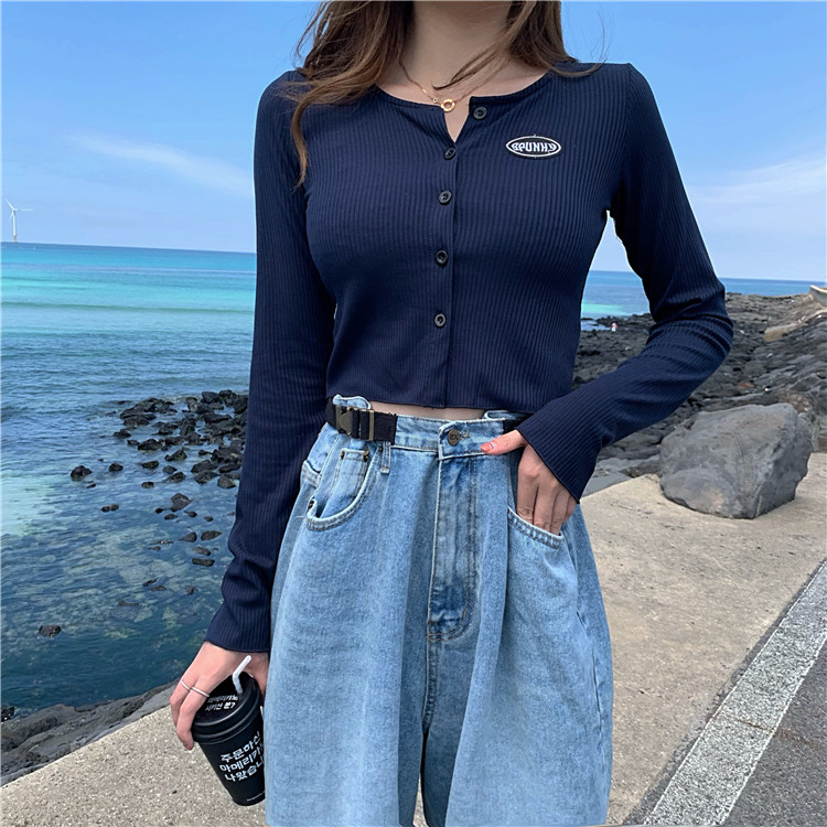 Early autumn new Korean version retro long-sleeved cardiovert cardiovert cardiovert sweatshirt with short truffle T-shirt female wind