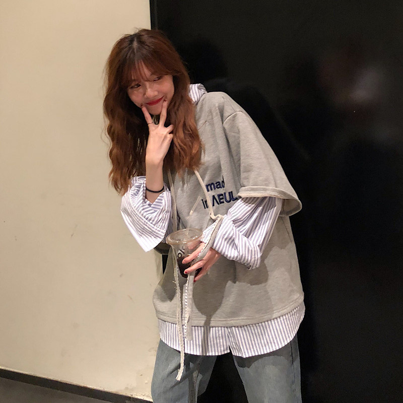 Early autumn 2020 hyper-fire cec fake two-necked women's autumn winter Lianhood Taste Coats and Tide Students Loose Blouses