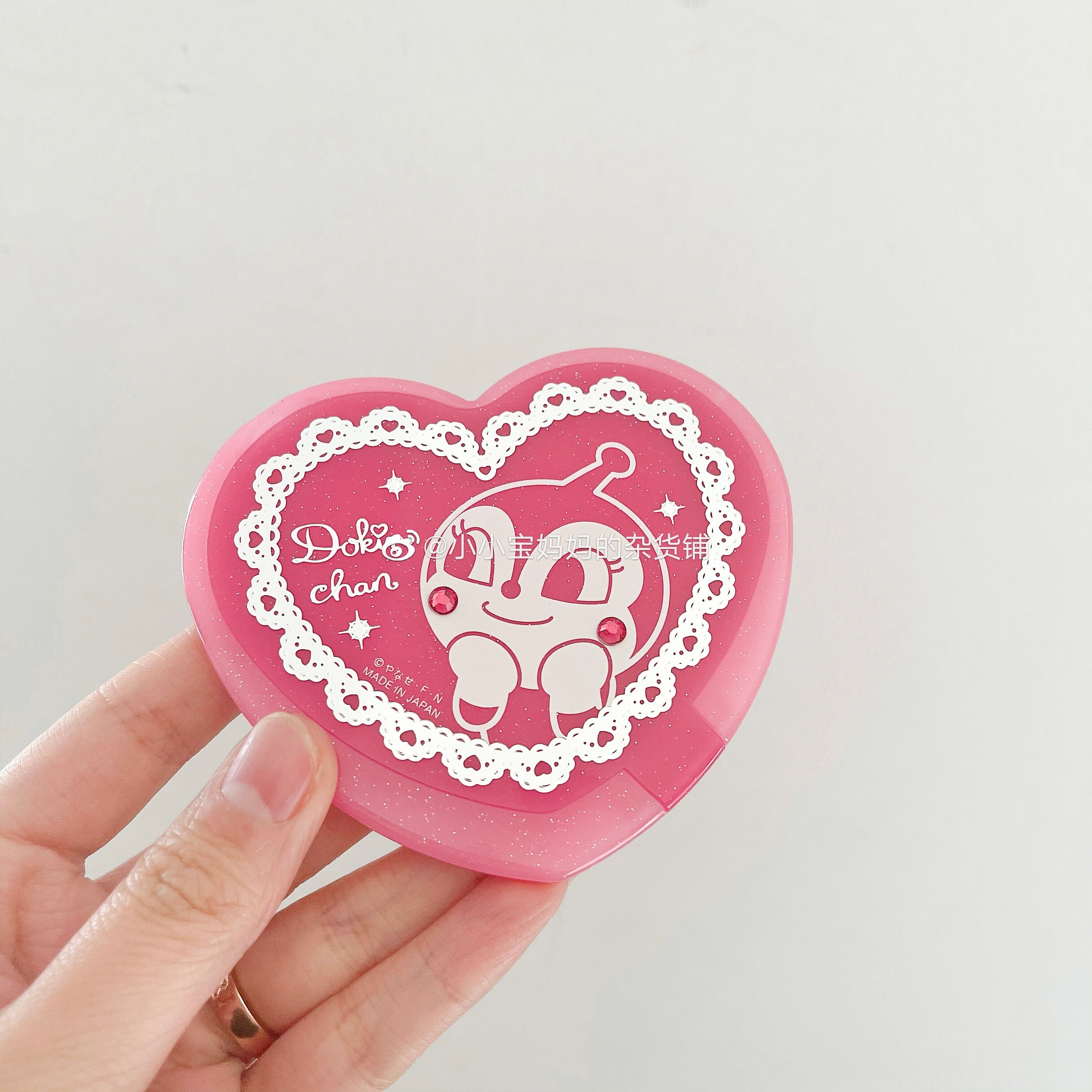 Spot Japanese Bread Superman Museum limited to cute peach heart with makeup mirror