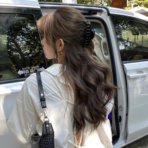 Cold Brown Tea Dye Hair Cream 2021 Pop Color New Pure Vegetal Black Natural Black Color white woman herself at home dyeing her hair