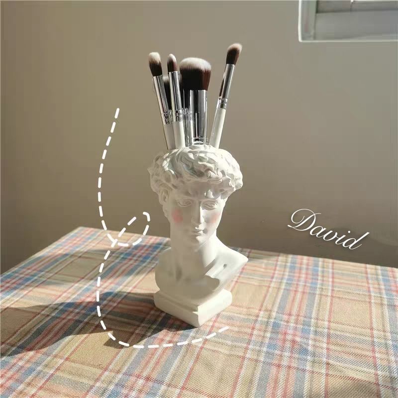 Pen Holder Creativity Fashion Cute Personality Desktop Little Clear New Wind Student Desktop Art Retro Swing Piece David Statue