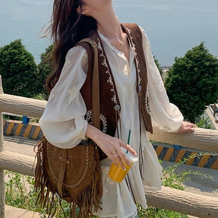 Xinjiang Travel Outfit: Western Cowboy Vest for Women, Autumn Bohemian Ethnic Style Embroidered Vest Jacket Xinjiang Travel Outfit: Western Cowboy Vest for Women, Autumn Bohemian Ethnic Style Embroidered Vest Jacket