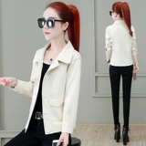 Модная трендовая осенняя куртка, 2021 года