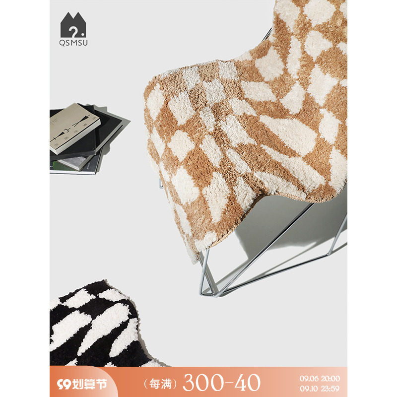 (Qingshan Meiju) Original design medieval checkerboard carpet special-shaped bathroom cat feeling into the door foot mat