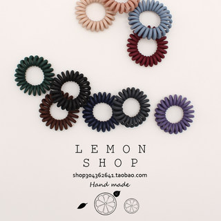 Simple and fresh style, no trace of hair, no trace of phone cord