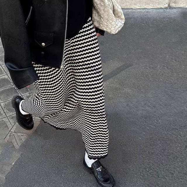Contrast striped high-waist straight and versatile knitted long skirt
