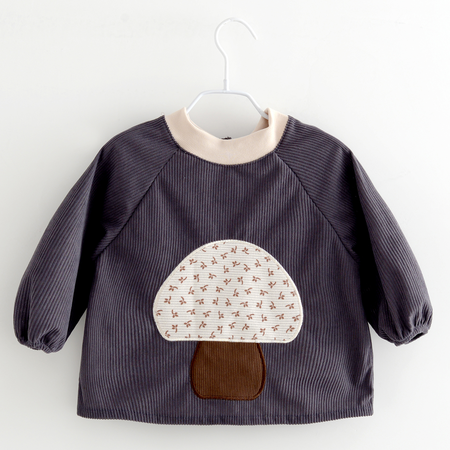 Autumn and winter stain-resistant protective clothing for babies eating
