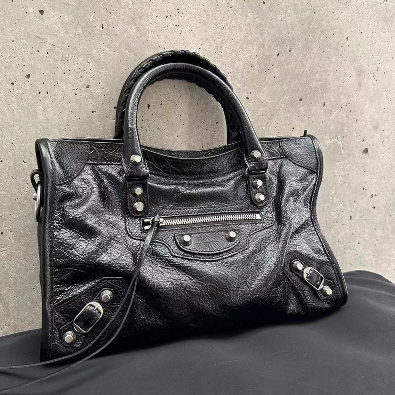 Parisian High-End Cagole Style Studded Biker Bag, Hot Girl Bag, Genuine Leather Large Capacity Shoulder Crossbody Handbag