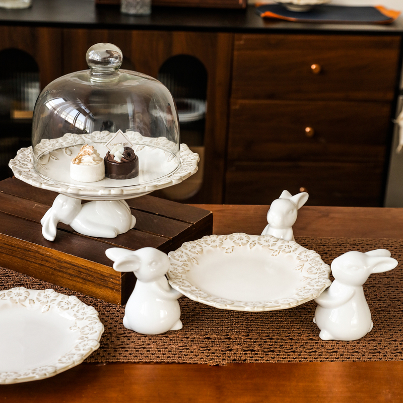 Creative Rabbit Relief Ceramic Tray European Style with Glass Cover Fruit Plate Cake Stand Wedding Birthday Dessert Table Display Creative Rabbit Relief Ceramic Tray European Style with Glass Cover Fruit Plate Cake Stand Wedding Birthday Dessert Table Display