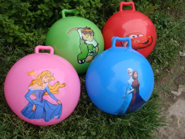 Children's inflatable toy fitness ball yoga ball thickened explosion-proof large jumping ball handle ball air pump