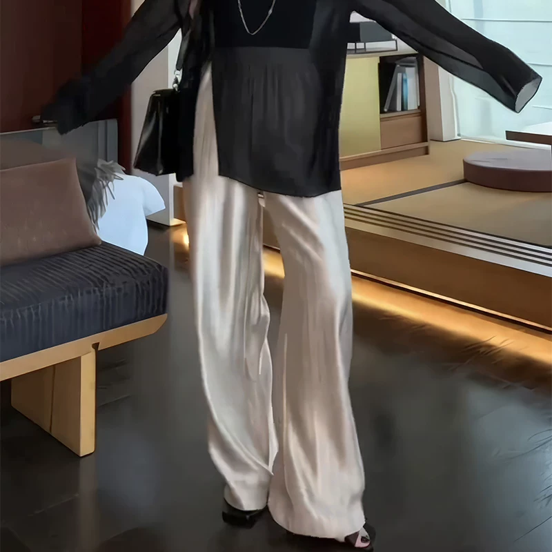 Леггинсы осень для отдыха, leggings, тренд сезона, яркий запоминающийся стиль, высокая талия, свободный прямой покрой