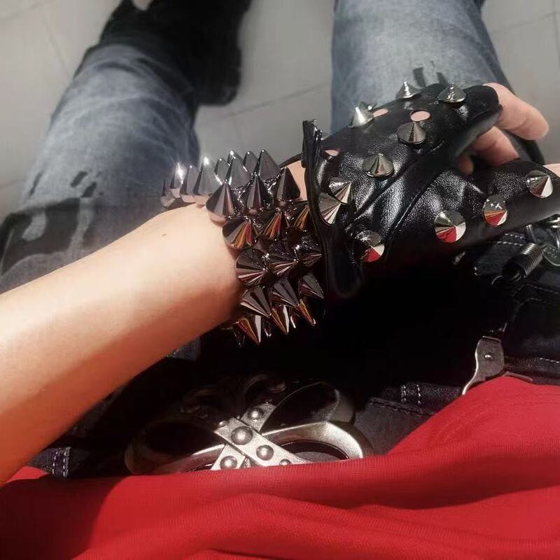 Subculture Dark Spiked Rivet Hardcore Bracelet Punk Y2K Hot Girl Cyber Street Heavy-Duty Personalized Bracelet