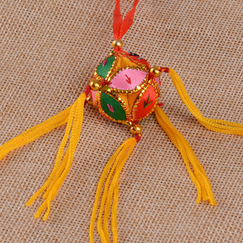 2cm embroidered ball hot pin embroidered ball Guangxi Zhuang characteristics pure handmade Chinese windy folk craft gift swaying decoration