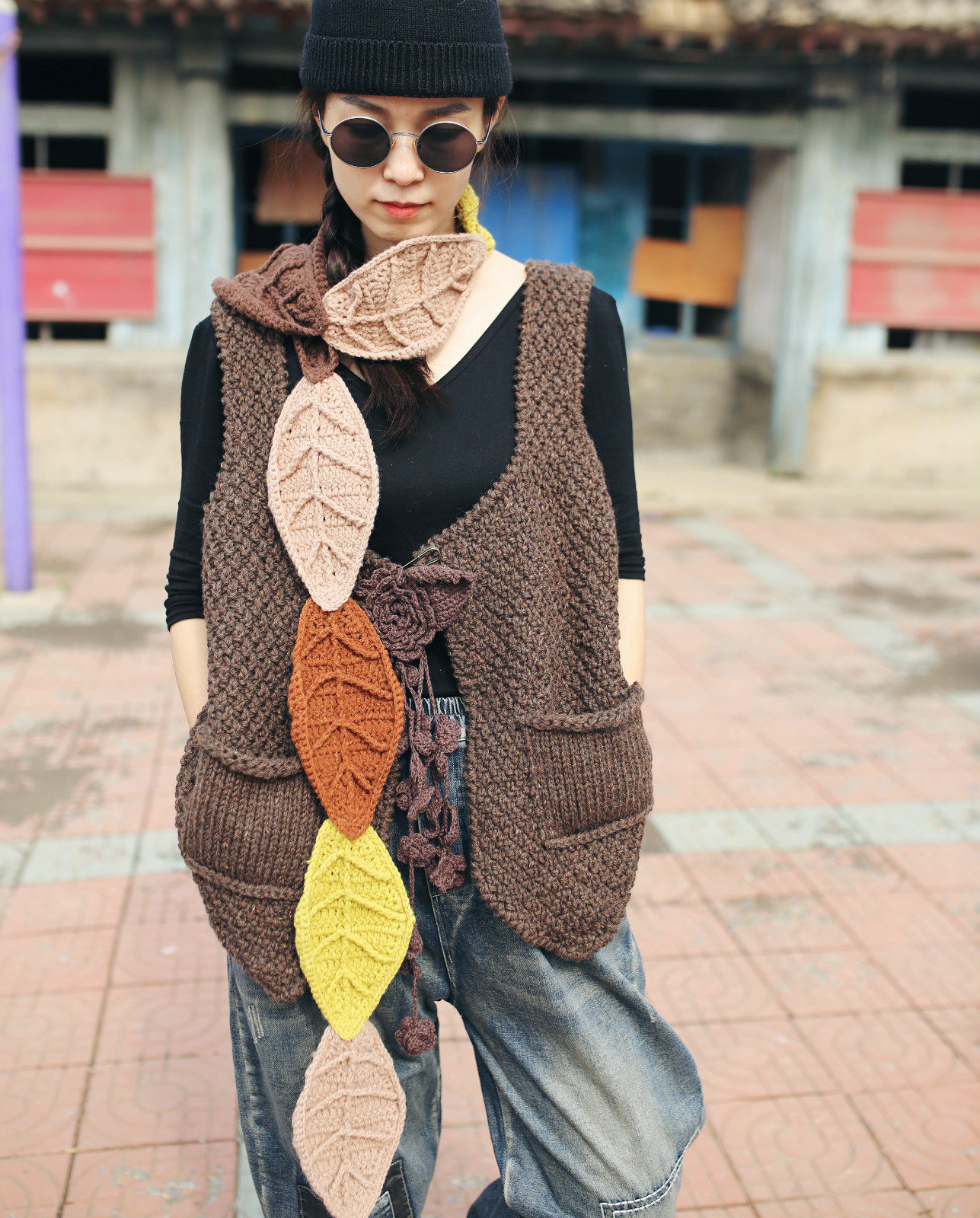 Autumn leaves floating zero ~ Design sensation art to regenerate pure hand knitting leaf scarf