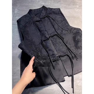 新中式国风盘扣宋锦马甲春秋季新款2026爆款高级感时尚坎肩上衣女