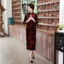 Velvet cheongsam long plus velvet thickened elegant retro noble wedding dress red wedding long sleeve mother-in-law gown