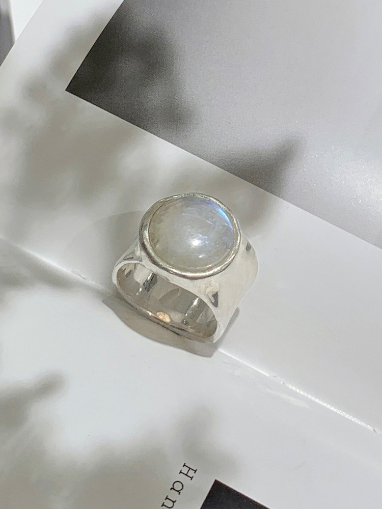 CHANDOOIVY Back to the field 925 Pure silver Jane approximately wide version Natural moonstone ring-Taobao