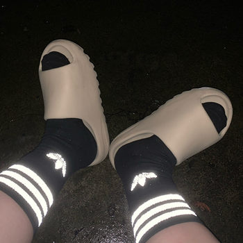 Adidas ສາຍແຟດຍາວກາງຂອງຜູ້ຊາຍແລະຜູ້ຍິງສອງຄູ່