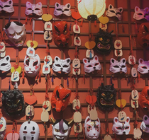 Japanese-style fox mask half-face demon cat men and women selfie dance props Japanese restaurant izakaya decoration wall