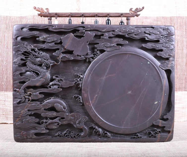 中国　硯　端硯 suzuriryuhou1r.jpg