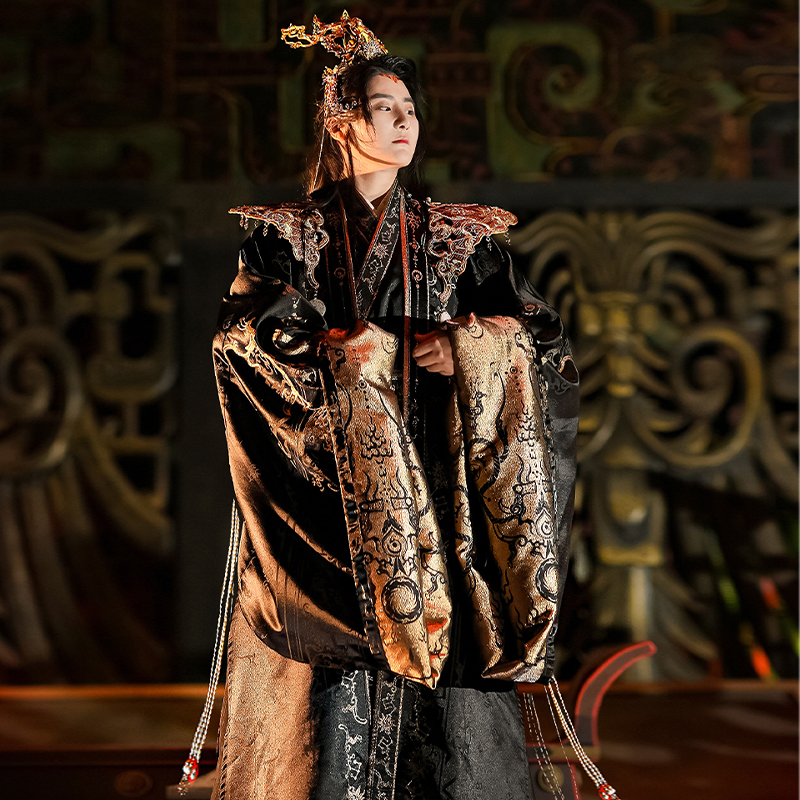 [Great Priest of Sanxingdui] Clothing with Intricate Gold Embroidery, Elegant and Traditional Chinese Style, Same Style as Used in National Ceremonies (Without Headgear)
