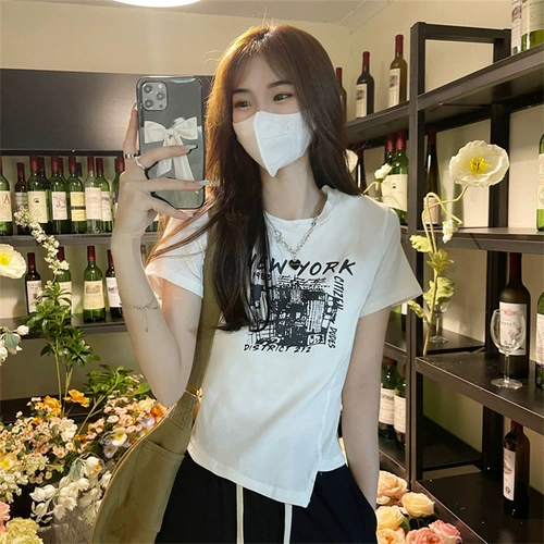 Дизайнерская короткая брендовая футболка, тренд сезона, короткий рукав