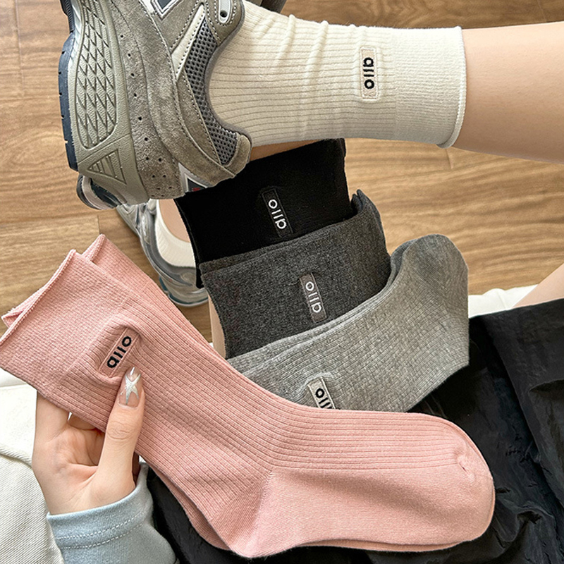 Korean Style New Socks for Women with Embroidered Letters, Rolled Edges, Stacked Socks, Solid Color, Versatile, Sweat-Absorbent, Anti-Friction, Women's Mid-Calf Socks